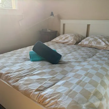 Ode Au Bassin Bed & Breakfast Mios